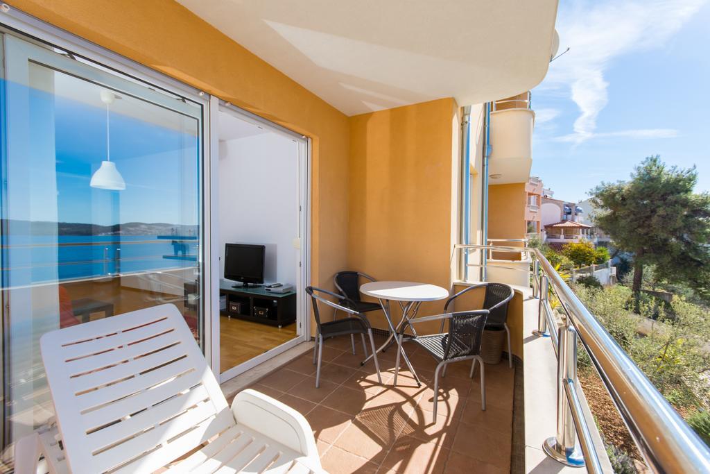 Apartment Labadusa Trogir Exterior foto